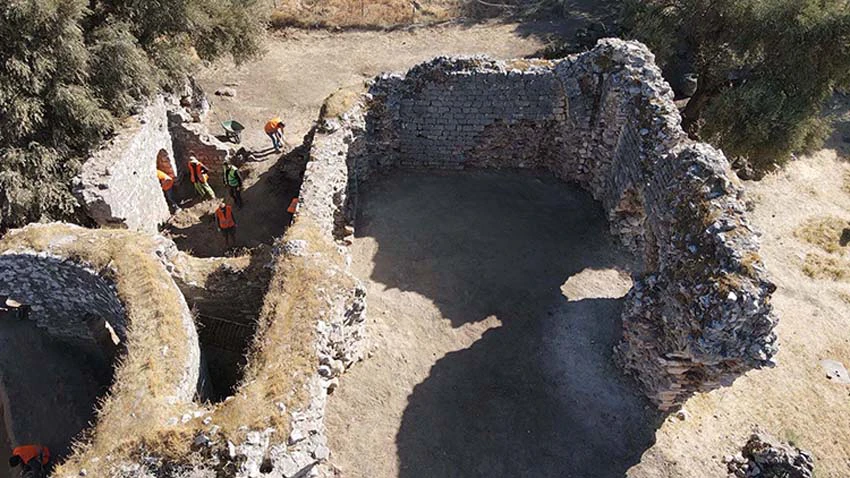 Herakleia Antik Kenti'nin Roma hamamı gün yüzüne çıkarılıyor